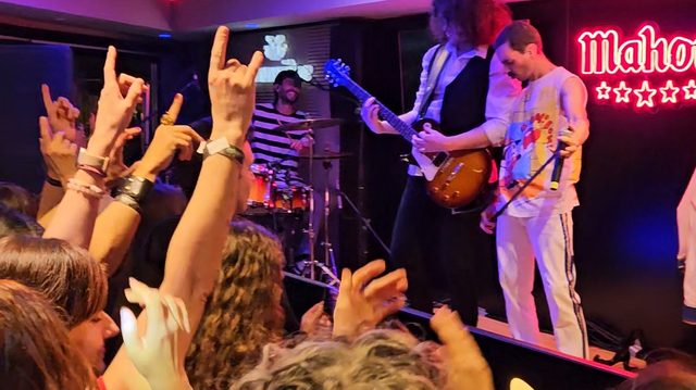 Concierto en directo en la sala Le Première de Albacete